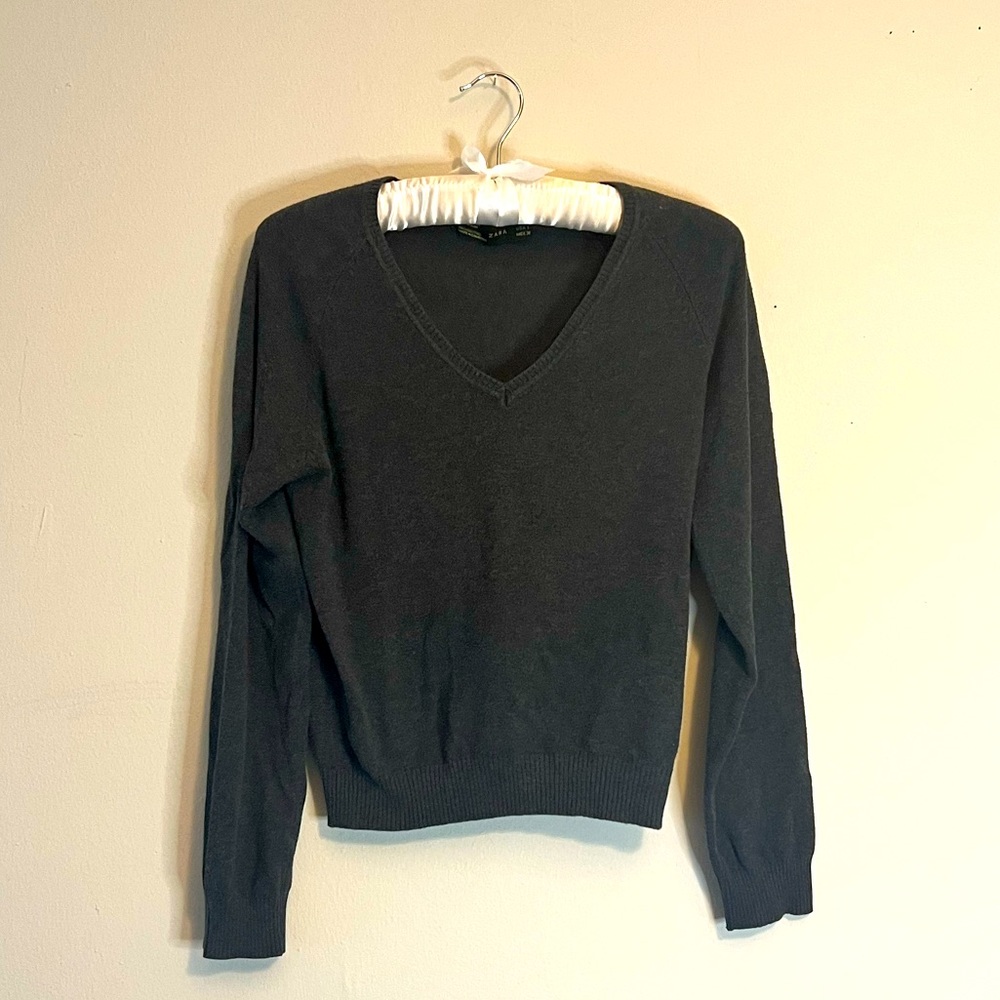 || ZARA V-NECK SWEATER || DATK GREY || CLASSIC || LONG SLEEVES || SOFT ||